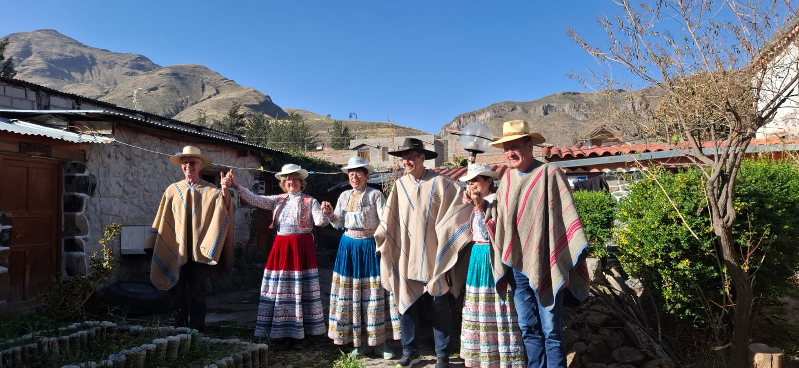 vivencial coporaque grupo de turistas conecta ventures